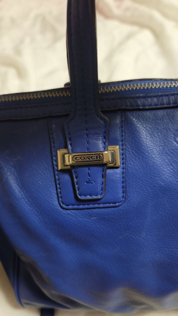 코치 가방 어두운 블루(사진 밝게 나옴) 이미지
