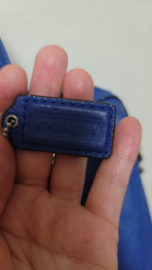 코치 가방 어두운 블루(사진 밝게 나옴) 이미지