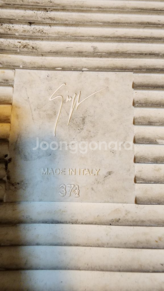 수입가죽스니커즈 37사이즈--2