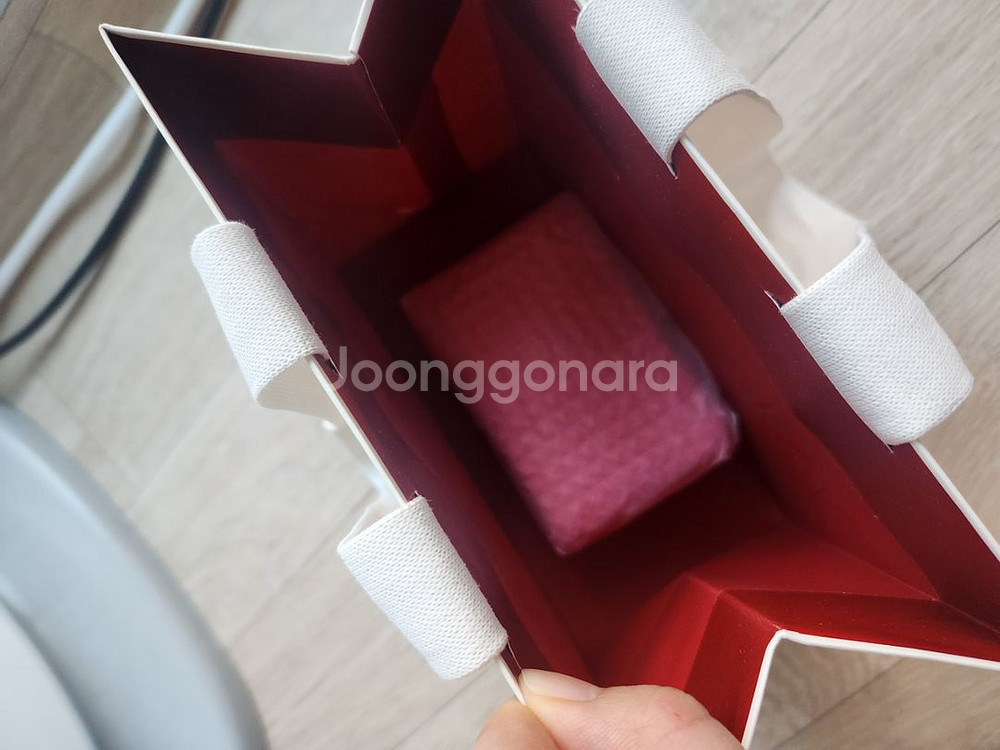 [새상품] 발렌티노 뷰티 데이드림레드 고 클러치 파우--2