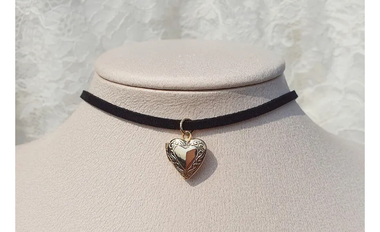 수지 착용 초커--1