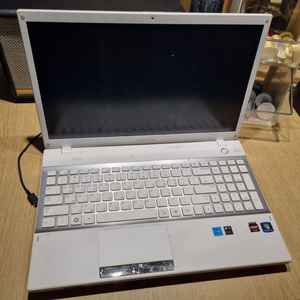 삼성 노트북 NT305V5A
