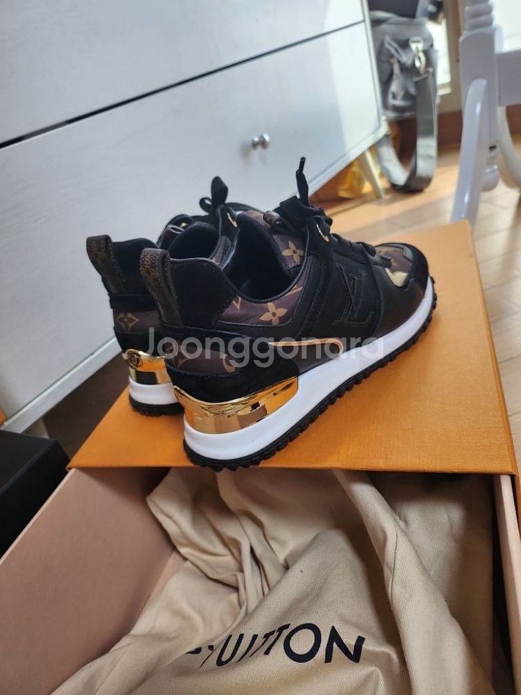 루이비통 런어웨이 여성 스니커즈--4