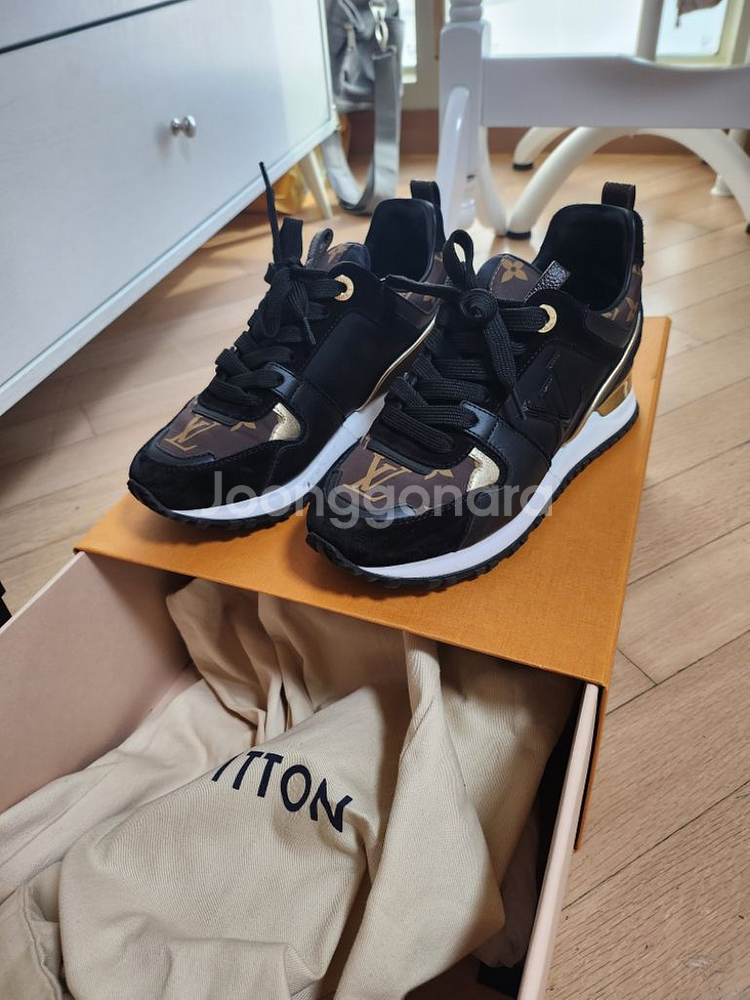 루이비통 런어웨이 여성 스니커즈--2