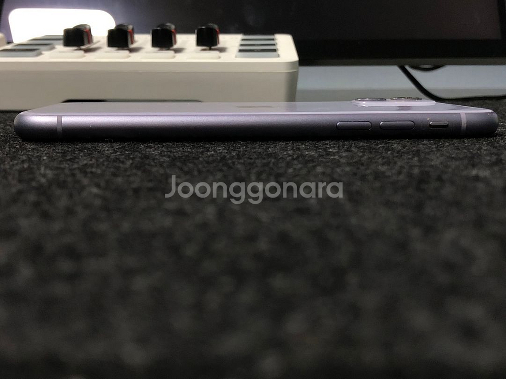 아이폰 11 64기가 배터리성능 78퍼 팝니다--5