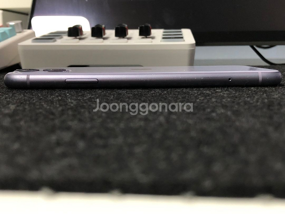아이폰 11 64기가 배터리성능 78퍼 팝니다--4