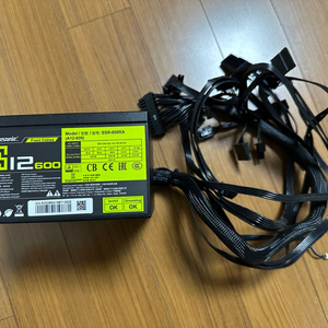 시소닉 A12 600w 파워