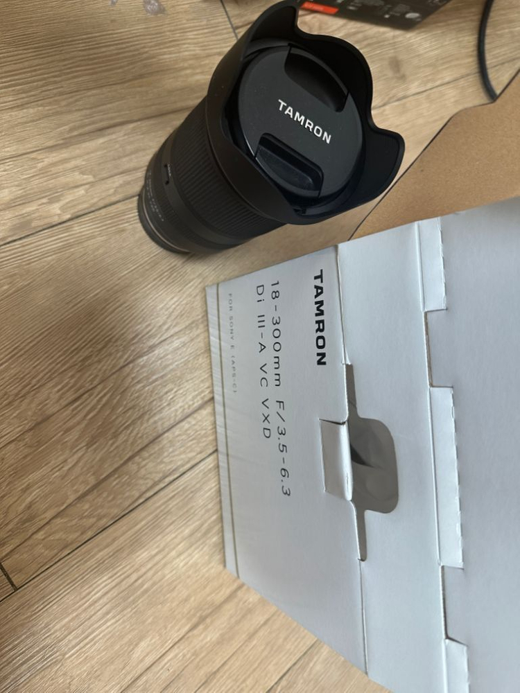 탐론 18-300 랜즈--1