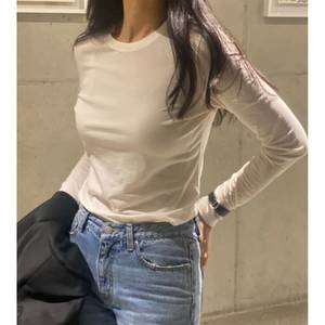 뀌베 르헤 에센셜 티셔츠 백아이보리 /새상품