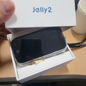 유니허츠 젤리2 jelly2. 초소형 스마트폰