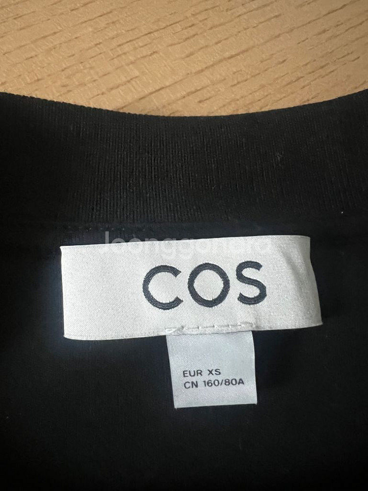 COS 레귤러핏 롱슬리브 티셔츠 블랙 xs--3