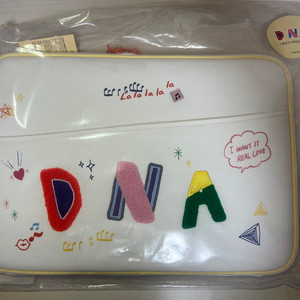 BTS DNA 컨셉 노트북 파우치