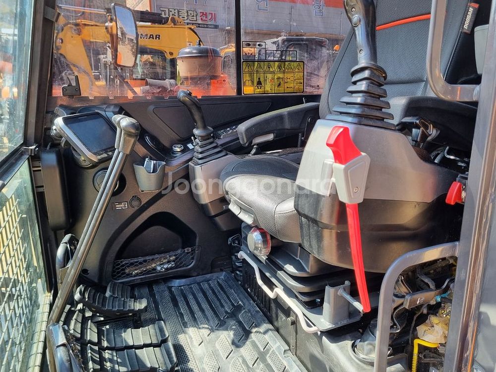 중고 굴삭기 DX65MT-7 2022년식 버켓3종--4