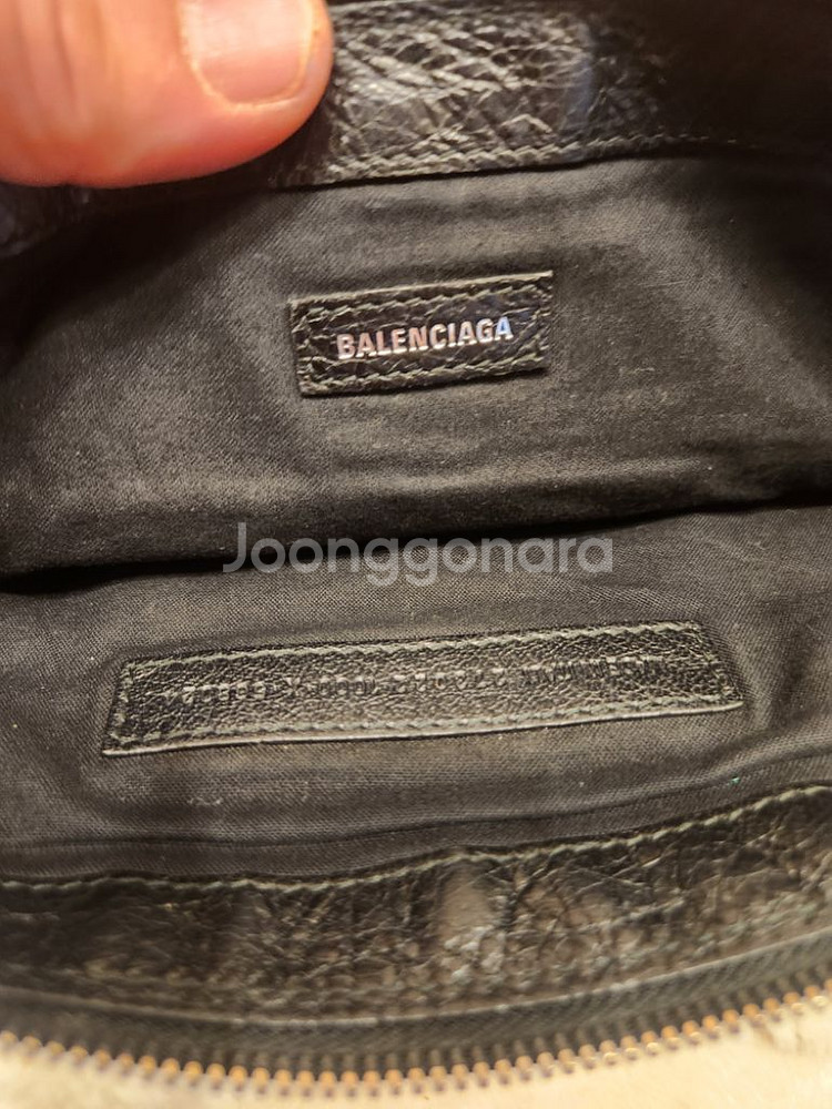 발렌시아가 클러치백 판매합니다--1