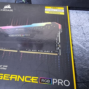 커세어 RGB PRO CL16 32G 16x2