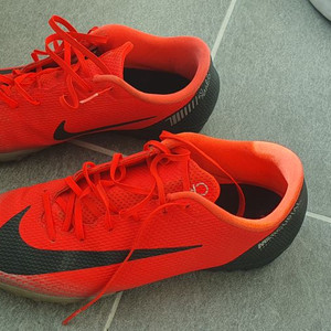 나이키 머큐리얼 풋살화