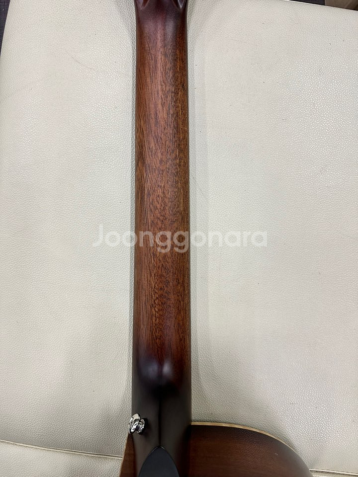 벤티볼리오 통기타 MP243LVC 작은크랙--3