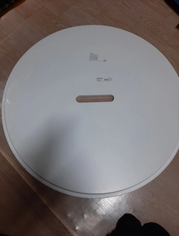 IKEA 튼튼한 원형 철제 테이블 이미지