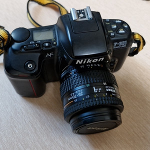Nikon AF F601 35mm 필림카메라 팝니다