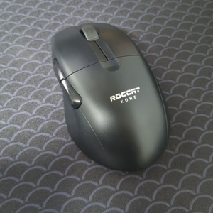 Roccat kone pro air 판매합니다