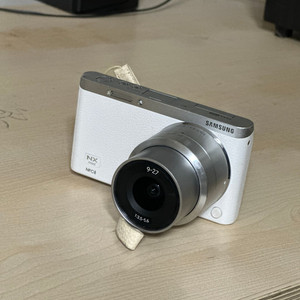 삼성 NX mini 카메라 9-27 렌즈 포함