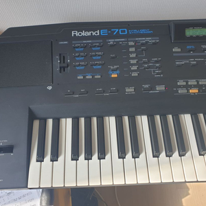 Roland E70