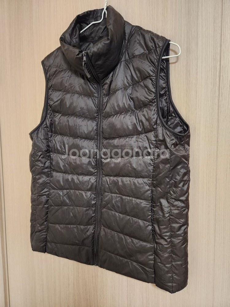 유니클로 초경량다운 패딩조끼베스트--1