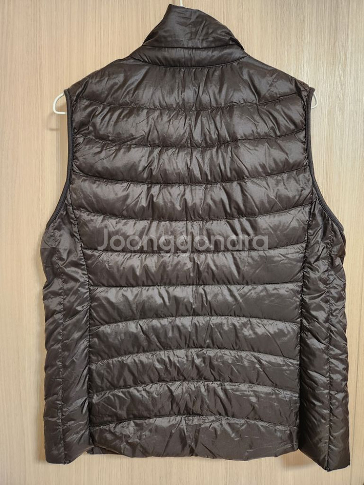 유니클로 초경량다운 패딩조끼베스트--2