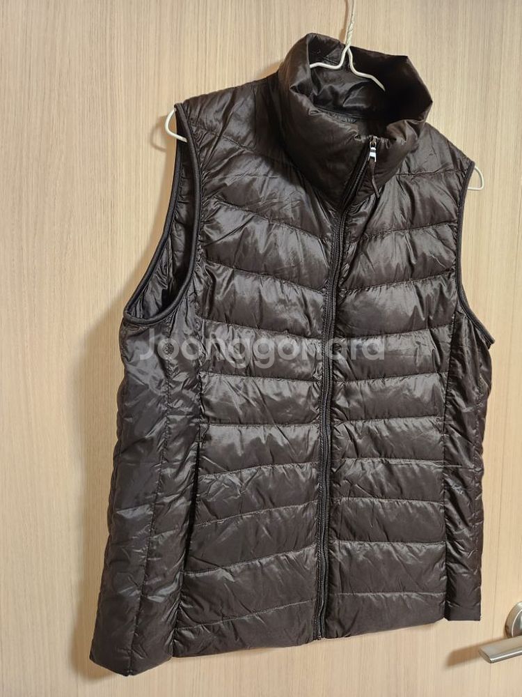 유니클로 초경량다운 패딩조끼베스트--3