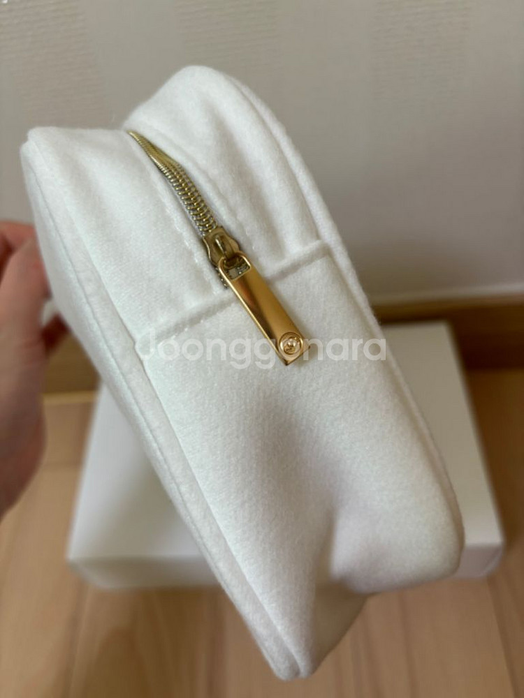 샤넬 화이트 코튼 파우치--2