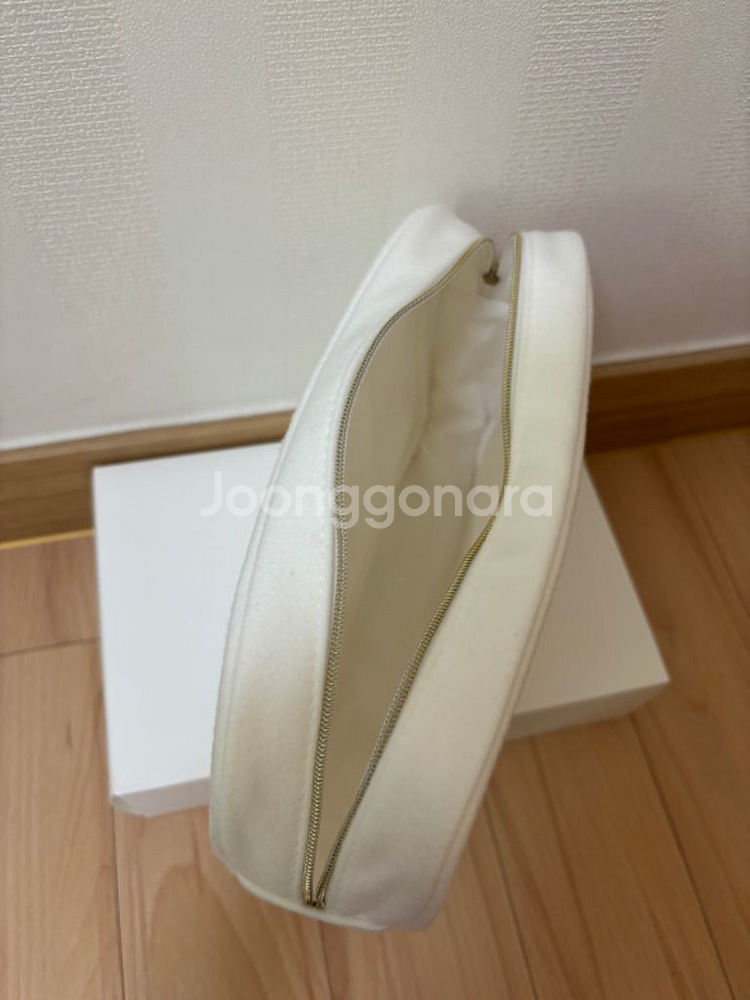 샤넬 화이트 코튼 파우치--3