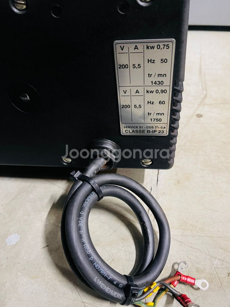 LEYBOLD. SV25 9550363. 진공펌프.--2
