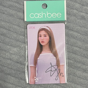 권은비 아이즈원 캐시비 교통카드 미개봉 팔아요