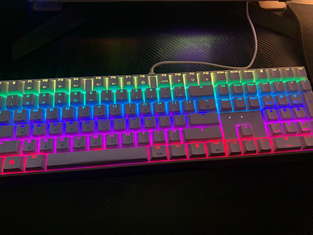 체리 MX 3.0 RGB 저소음적축 화이트 풀배열