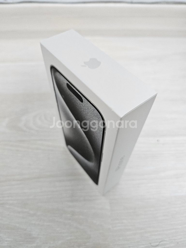 아이폰 15 pro 화이트 티타늄--1