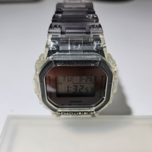 지샥 DW-5600SK-1 클리어 스켈레톤 시계