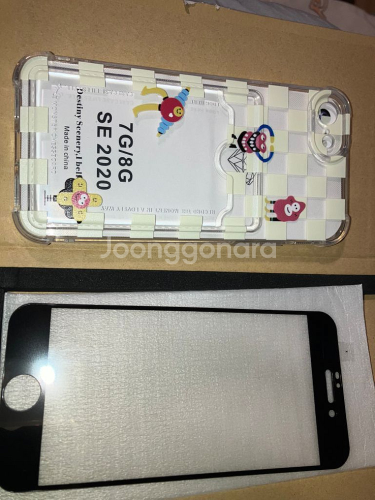 아이폰 se2 128기가 블랙 팝니다.--7