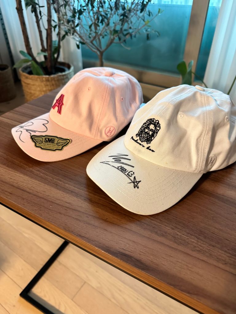 Hats on SMB / EXO 백현,첸 친필싸인모자