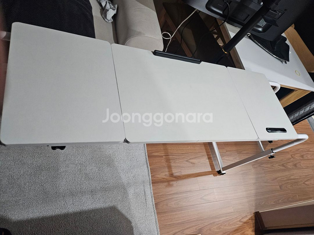 침대용 책상 길이조절가능 거의새거팝니다!--1