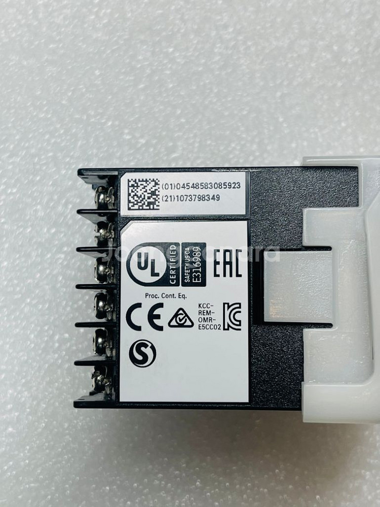 OMRON. E5CC-QX3ASM-002--2