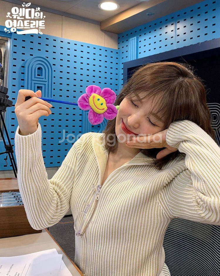 마뗑킴 하이닉 니트 가디건 아이보리 웬디가디건--3