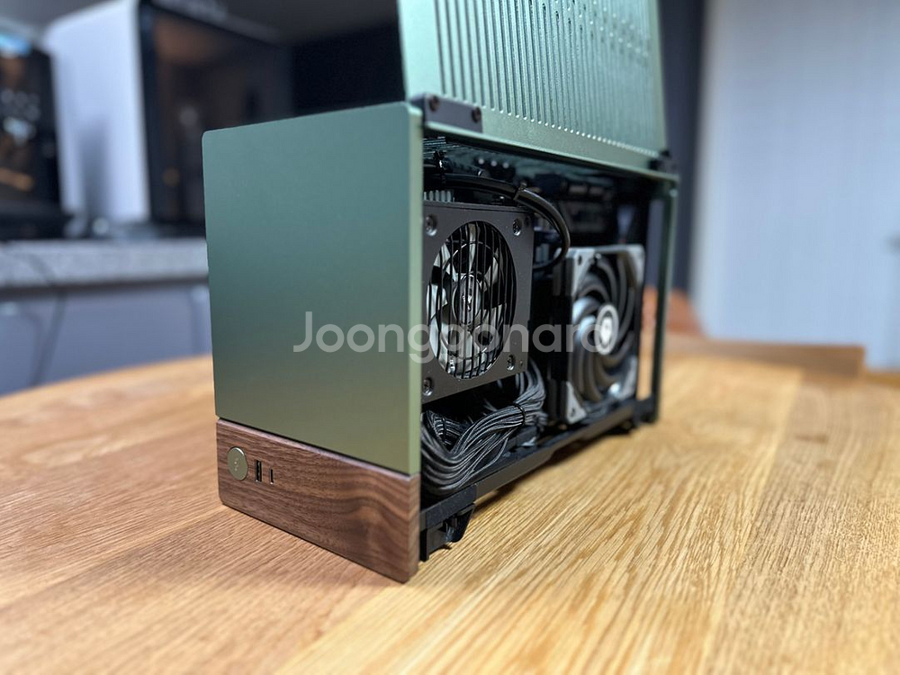고사양 SFF 라이젠 7800x3d 보드셋+램--2