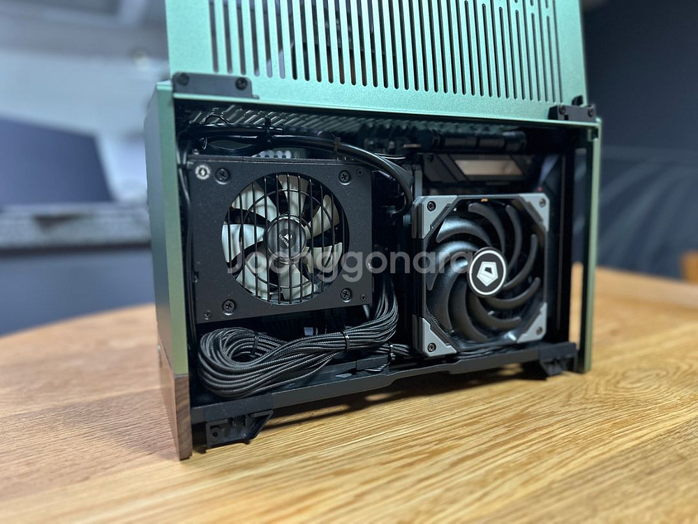 고사양 SFF 라이젠 7800x3d 보드셋+램--3