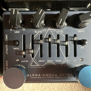 Darkglass Alpha Omega Ultra v1