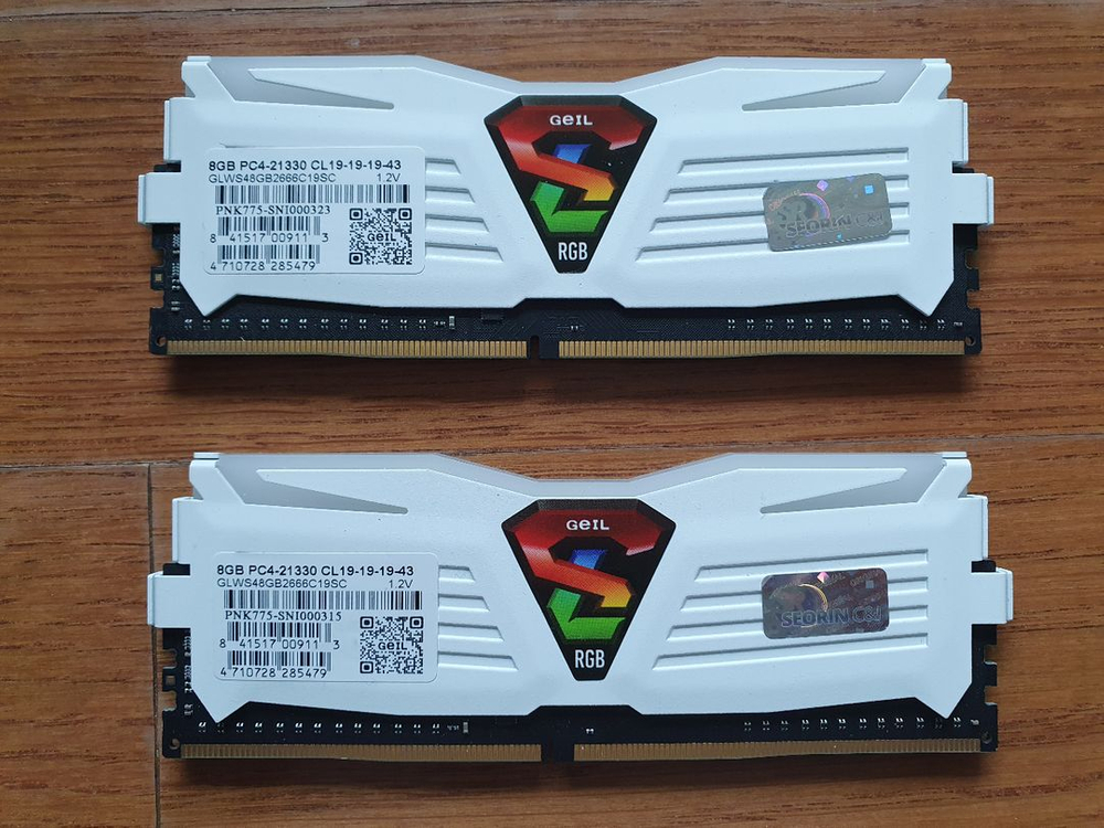 게일(GEIL) RAM 8G DDR4-21330 RGB--1