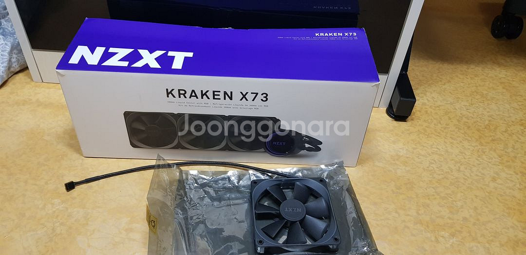 크라켄 x73 (중고) + 쿨링팬 1개--0
