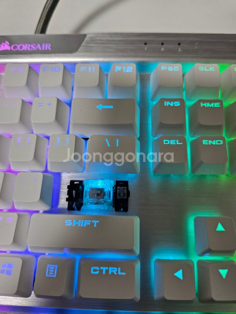 K70 mk2 se 화이트 은축 (쵸비키보드)--2
