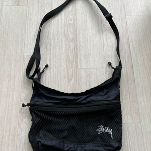 스투시 light weight shoulder bag