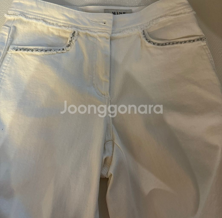 한섬 마인 체인포인트 화이트 데님 팝니다--1