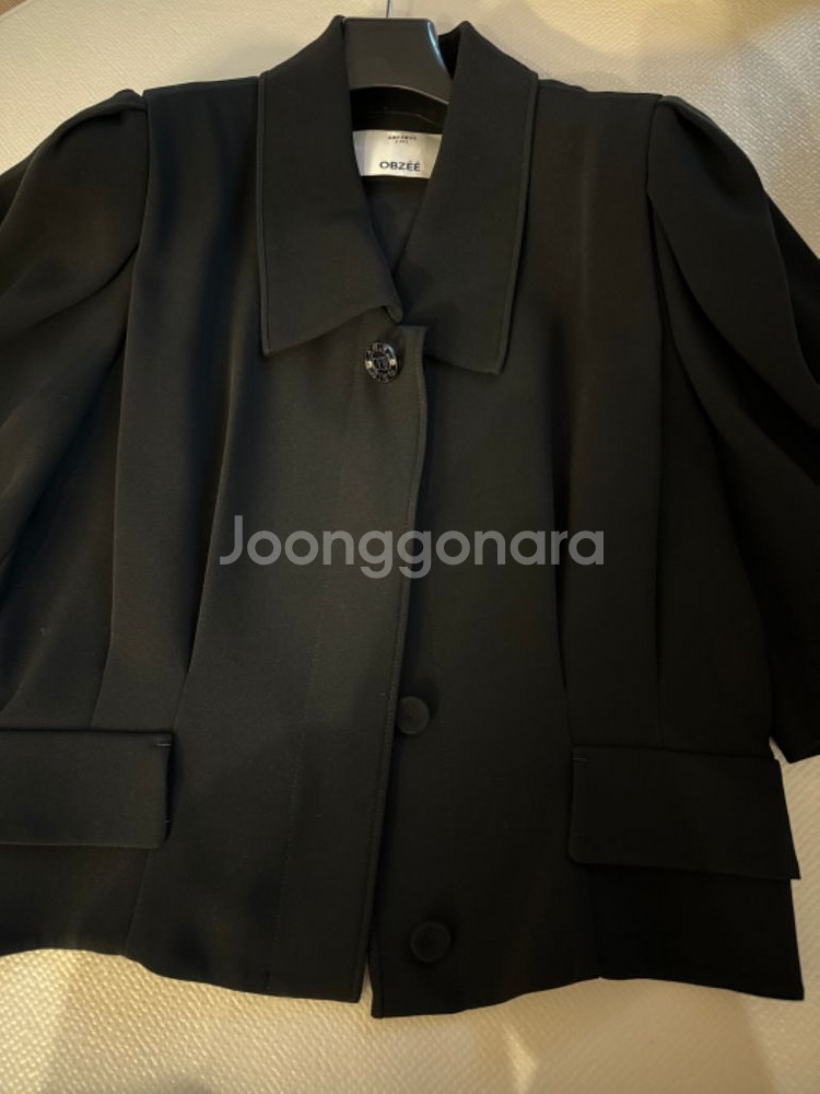 한섬 오브제 블랙 퍼프 숏자켓 팝니다--1